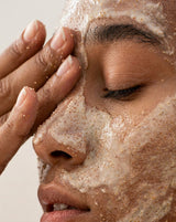Peeling enzimático para refinar la piel